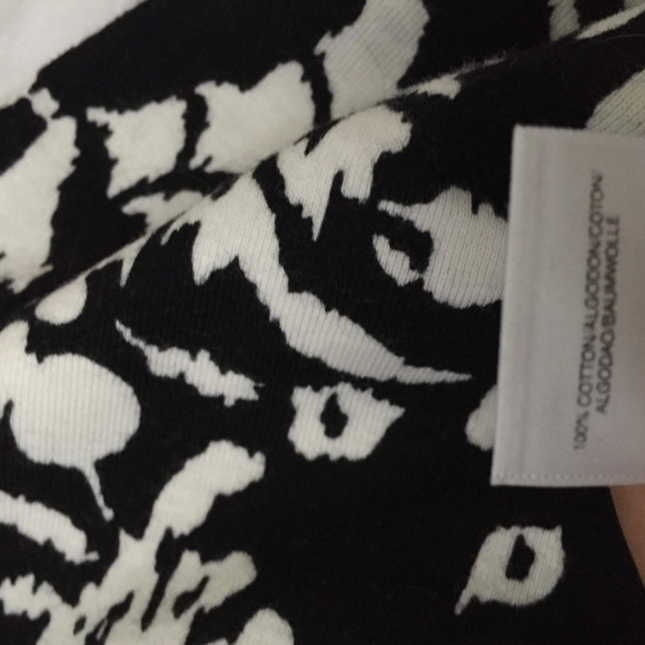 black and white print T - Picture 5 of 5